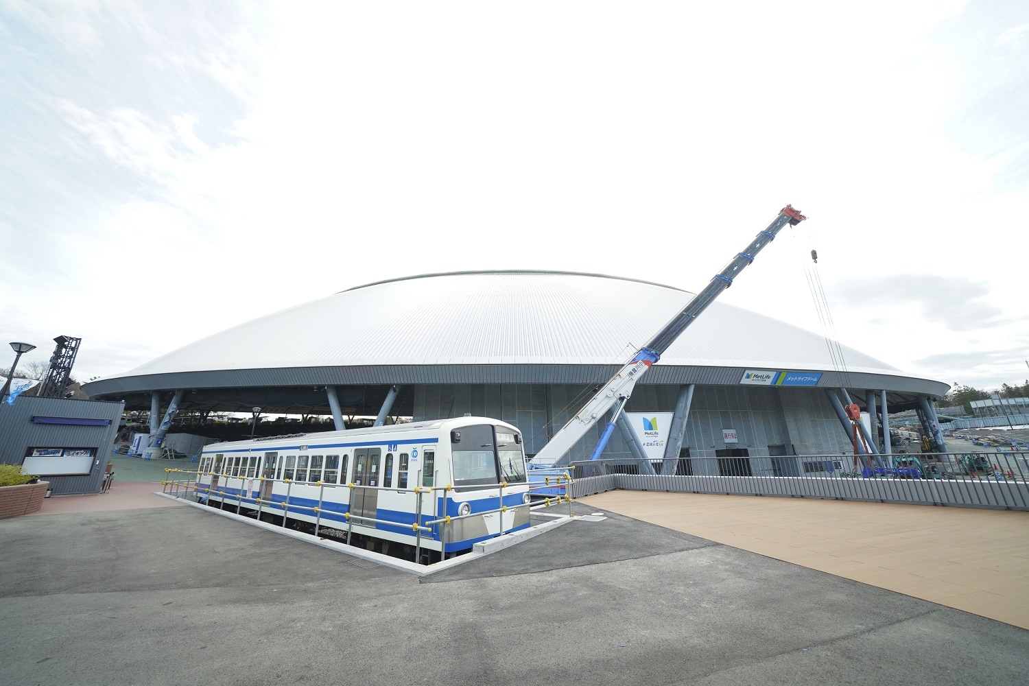 トレイン広場に設置した西武鉄道 101 系車両